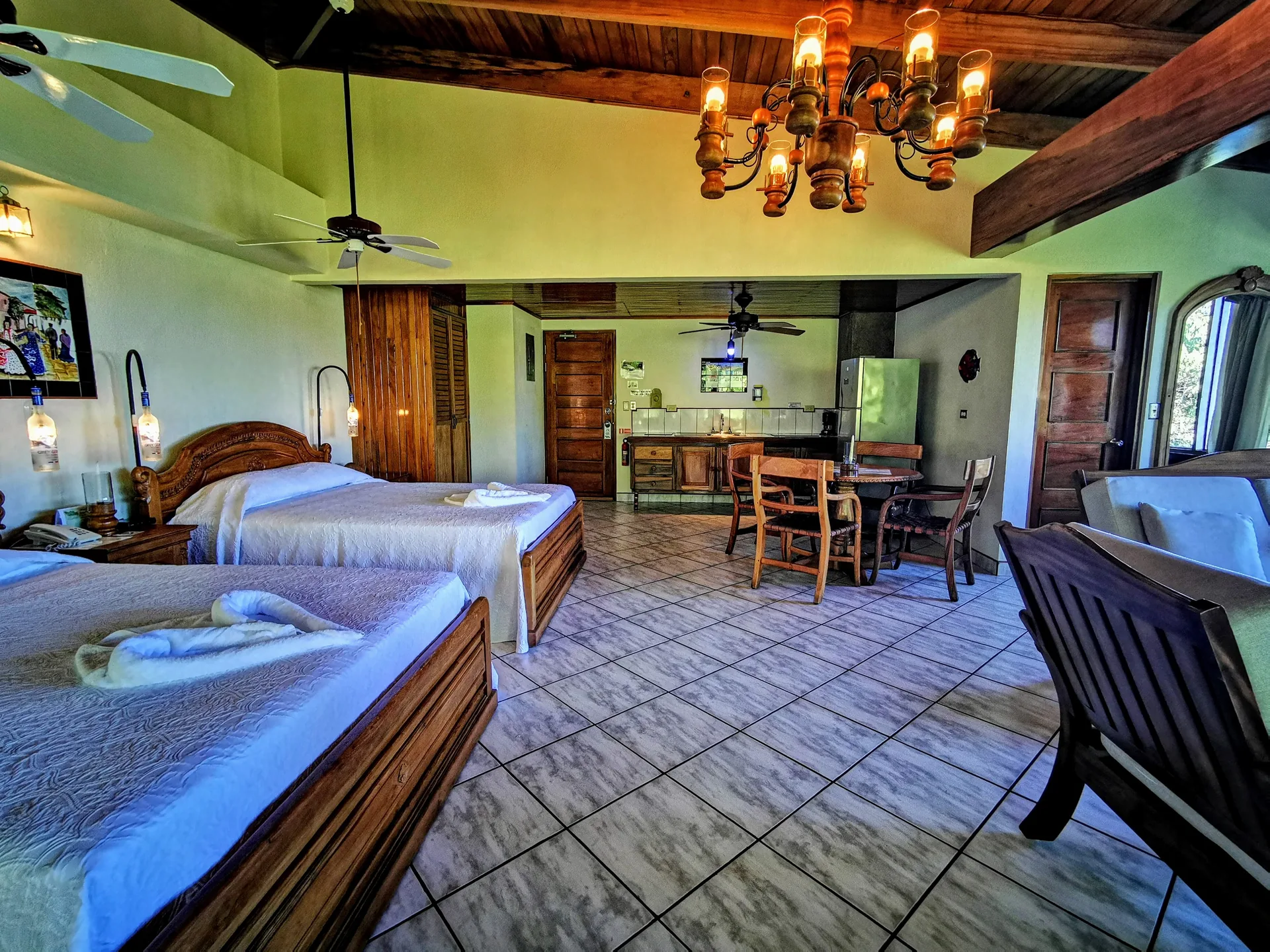 Gallery 250
