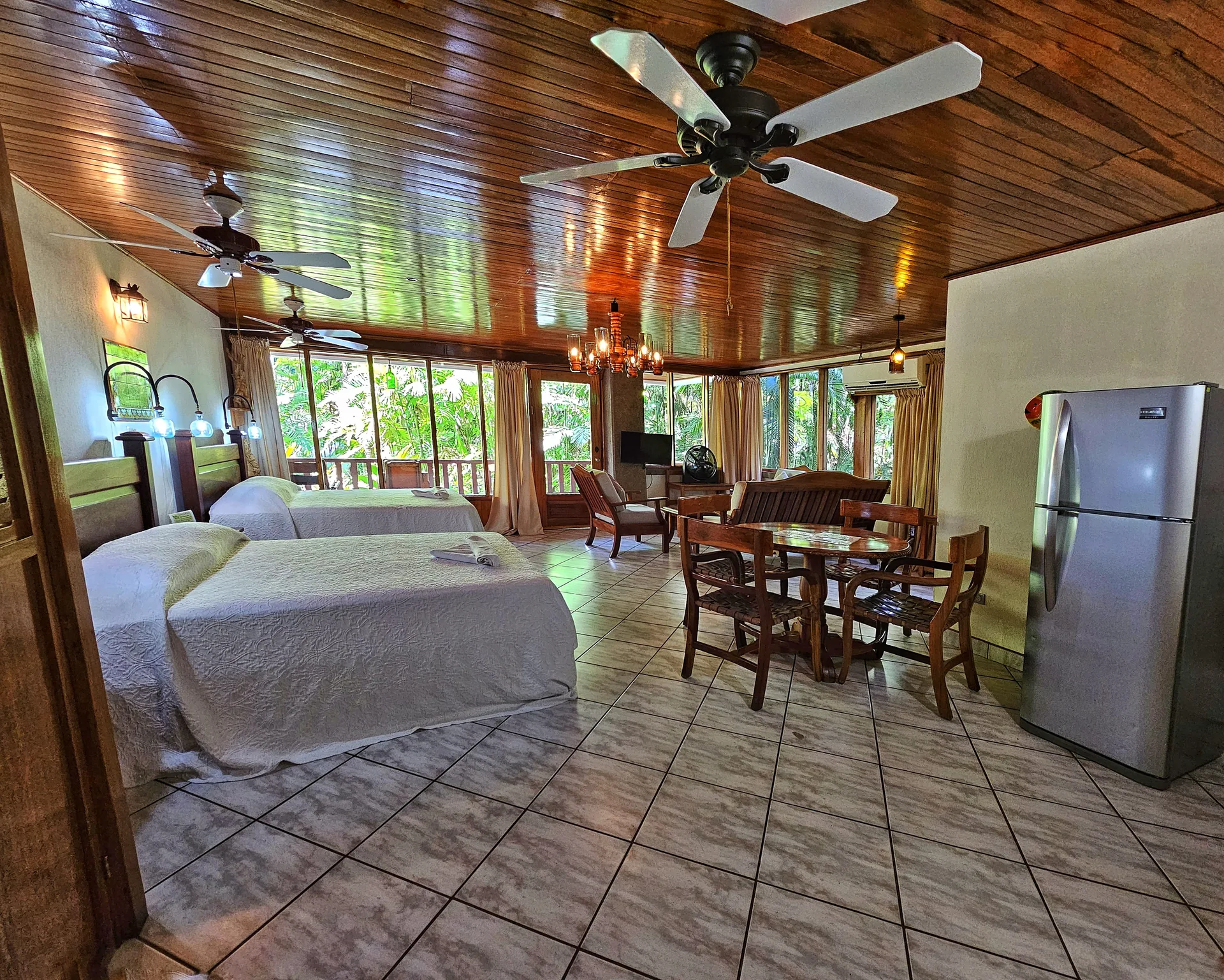 Gallery 255